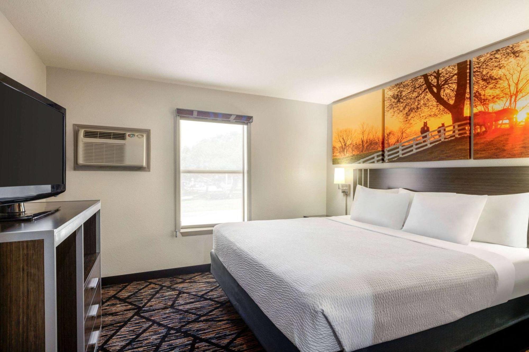 Days Inn By Wyndham San Antonio Near Fiesta Park מראה חיצוני תמונה