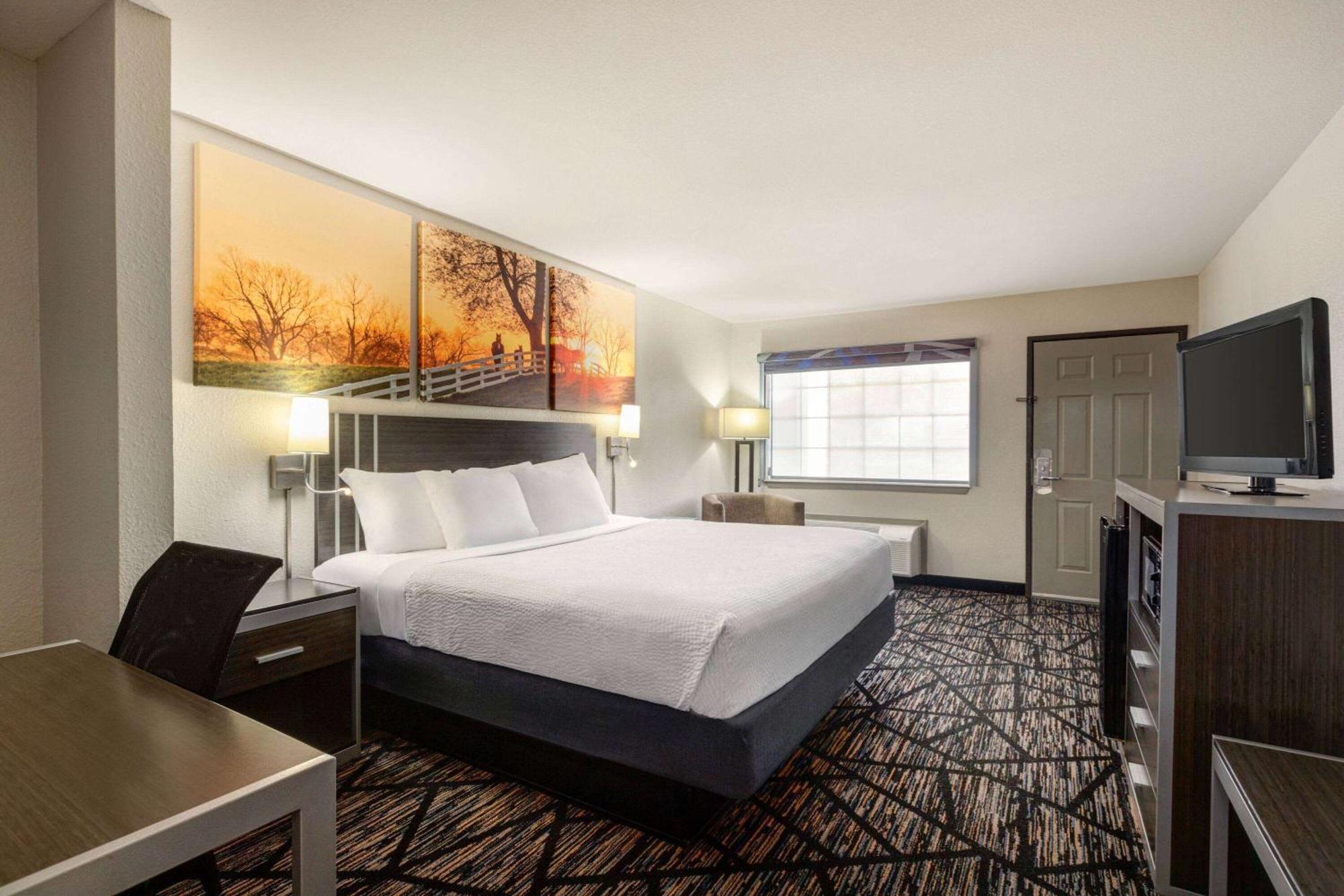 Days Inn By Wyndham San Antonio Near Fiesta Park מראה חיצוני תמונה